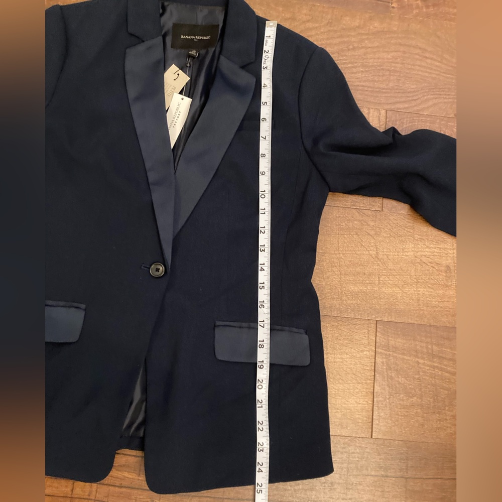 Banana Republic Classic Navy Blazer w/ Satin Lapel Business Chic Women’s 4P NWT - Picture 11 of 12